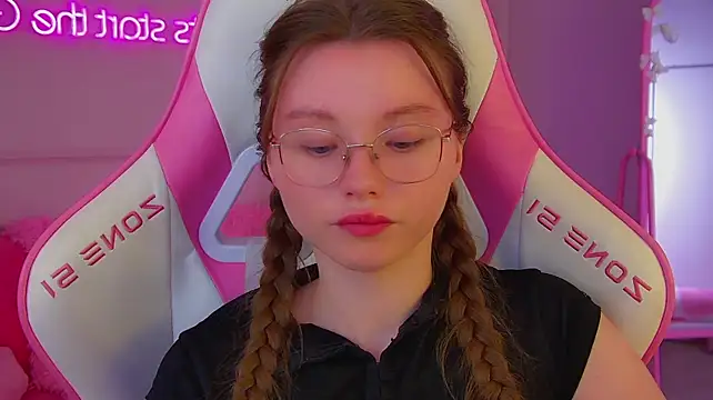 KeiraAsti webcam