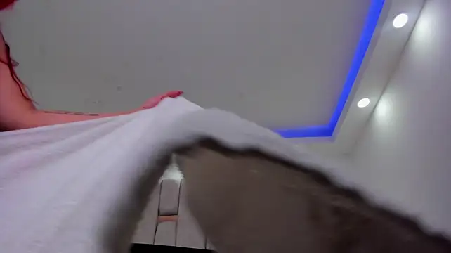 miia_blumm webcam