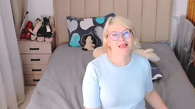 sabrinamacmarren webcam