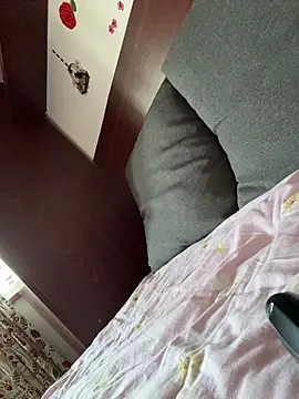 Hotmomcheckk_ live webcam