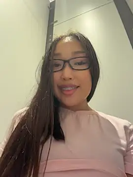 trytomakememoam live webcam