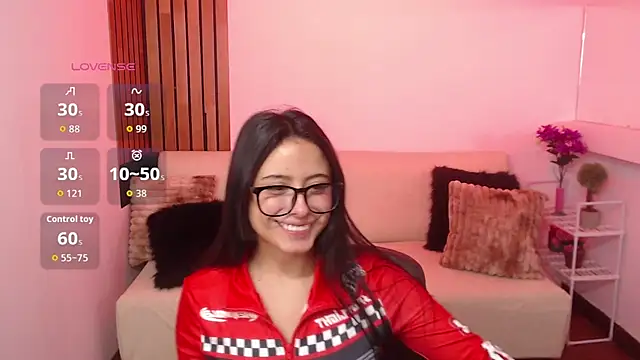 Nina_petitte live cam on StripChat