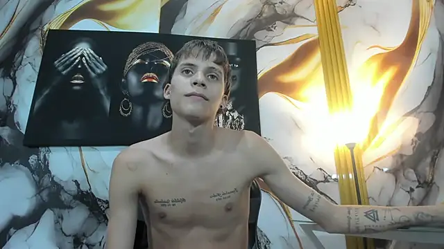 mono_blonde webcam