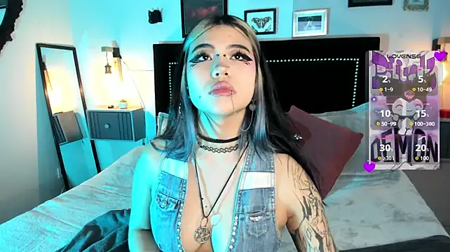 pinkk_deemon webcam