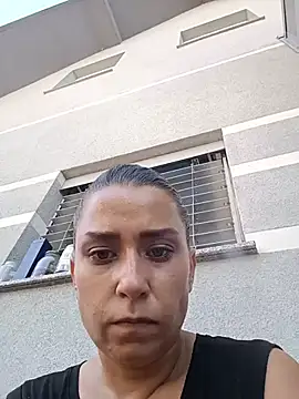 Bullhorygirl webcam