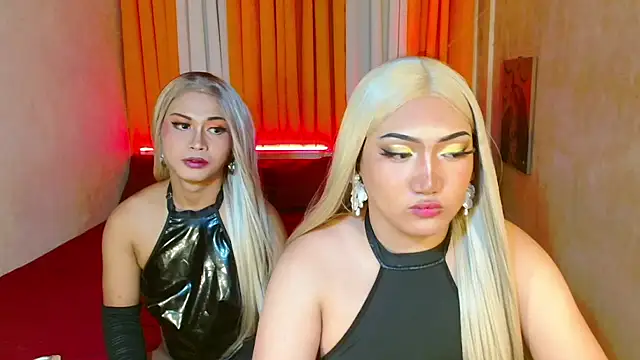 Phenomenal_Shemale webcam