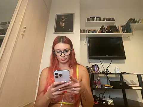 FoxyValentine webcam