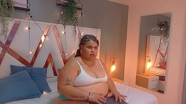 BritannyMonroe_ live cam on StripChat