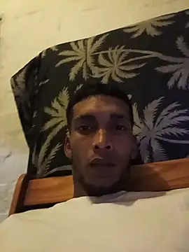 NaughtyGuy0071 webcam