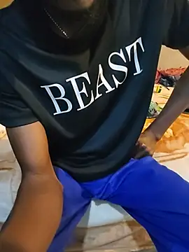 THATHAIRYTALLDUDE webcam