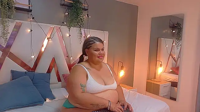 BritannyMonroe_ live cam on StripChat