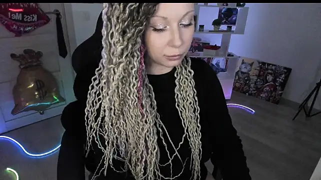 HoneySallyMoore live cam on StripChat
