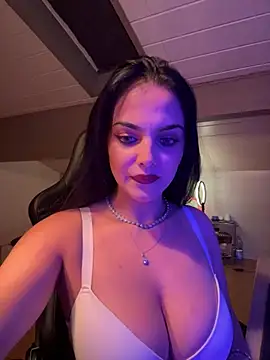LunnaVey webcam