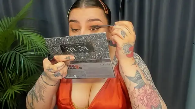 NikkiSummer webcam