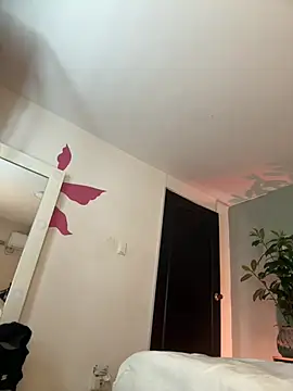 YariRose webcam
