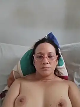 nicolle_milf1978 webcam