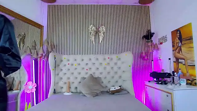 PlayfulShow webcam