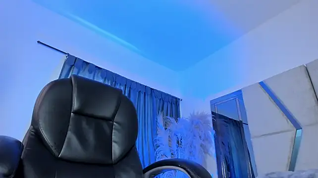 CarolineFyre webcam