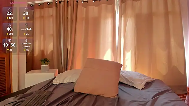 Lian_Miller1_ webcam