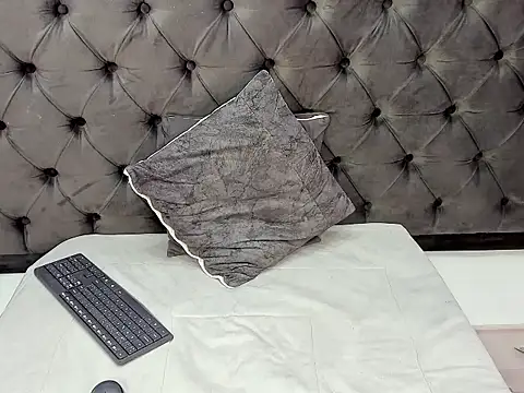 Kivi_Fox webcam
