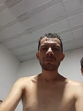 Skinyhot99 webcam