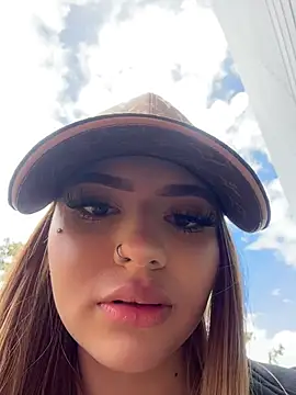 ChloeCollins__ live sex cam