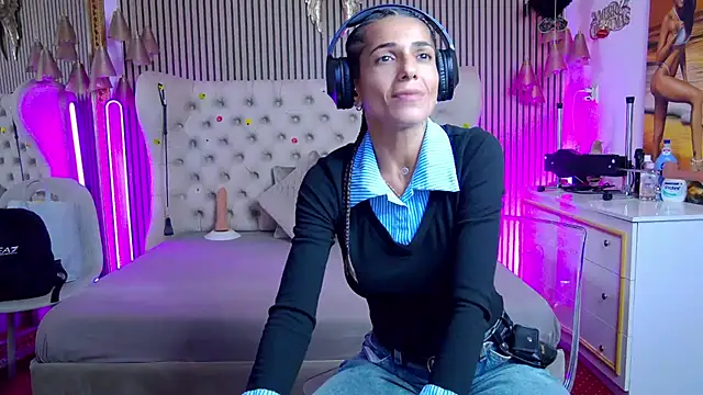 PlayfulShow webcam