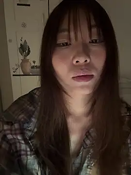 77momomo webcam