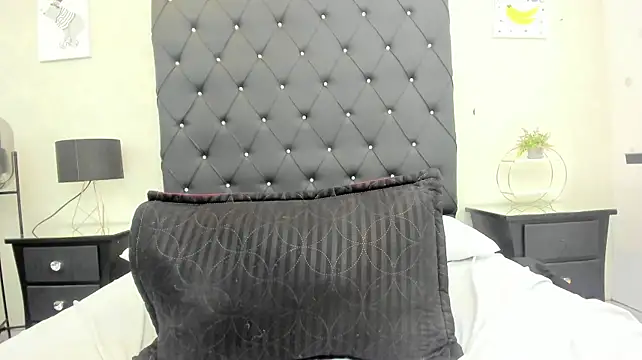 ariana_moon00 webcam