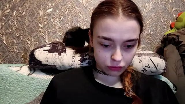 CaraDelevingnee webcam