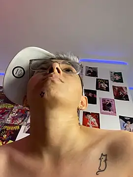 Mikeking14 webcam