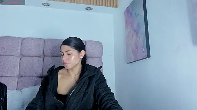 Harmony_Hills live cam on StripChat