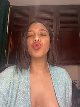 Esmerald_1111 webcam