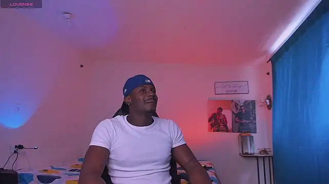 Ethantravis22 webcam