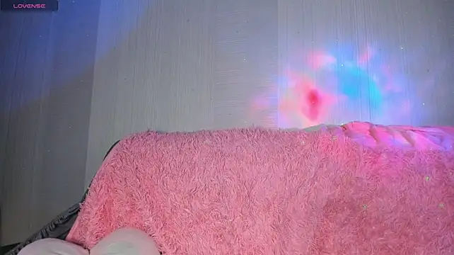 WarmAtEdges webcam
