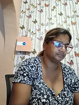 indianstrawberrylips4u webcam