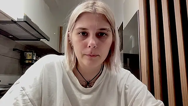Ella_Bloom webcam