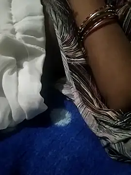 Aradhna-104 webcam
