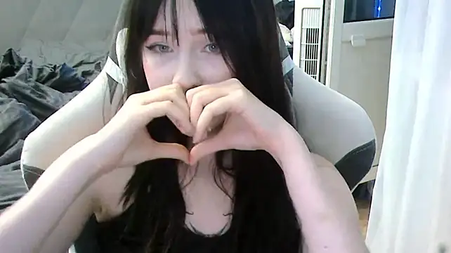EvaHurt webcam