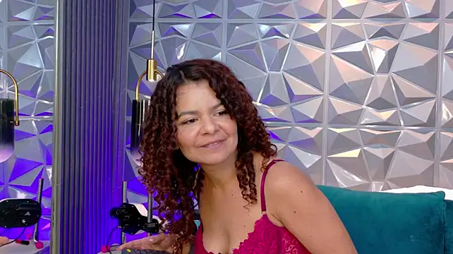 LolaaWilld webcam