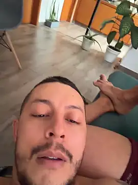 StylerAroon webcam
