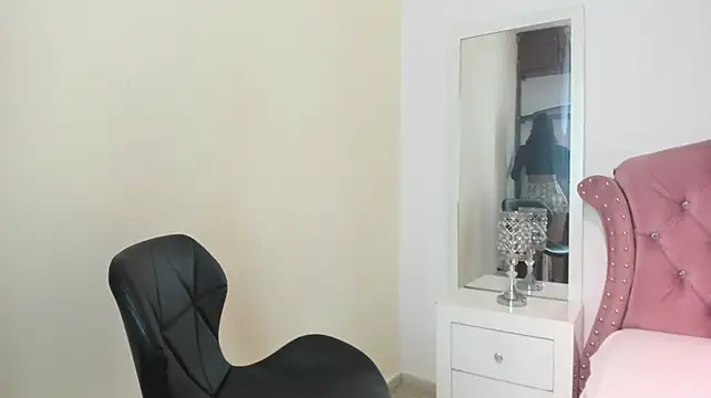 AlishOward35 webcam