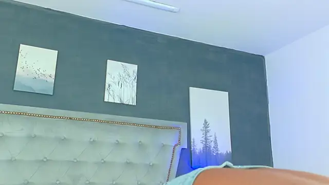 LoanaVega webcam