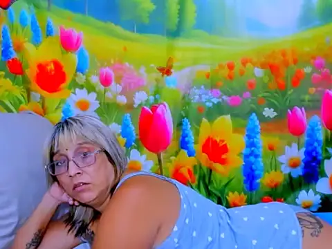 indianroxy webcam