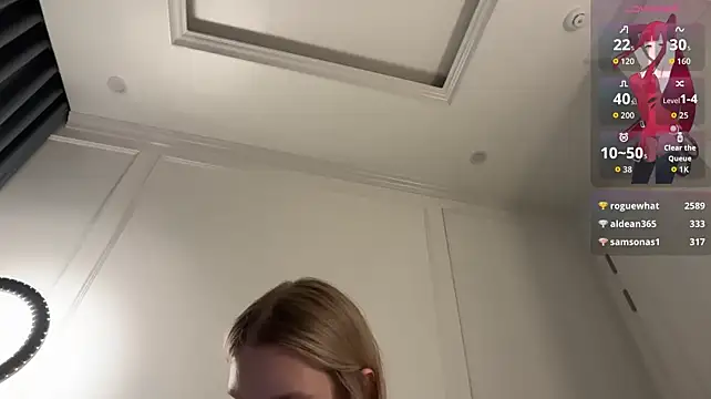 MiaDavis21 webcam