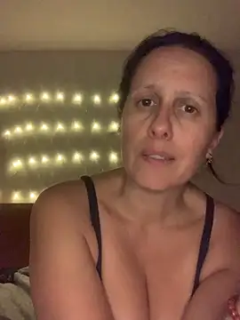 hotbrunettemass webcam