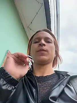 Mia_0-4 webcam