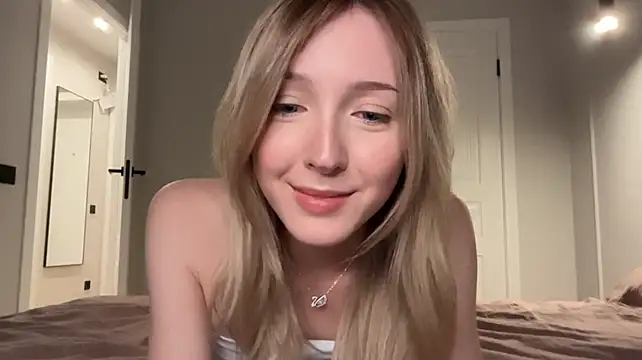 Kattie_Petite webcam