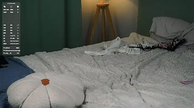 ReneaGilley webcam