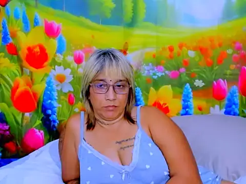 indianroxy webcam
